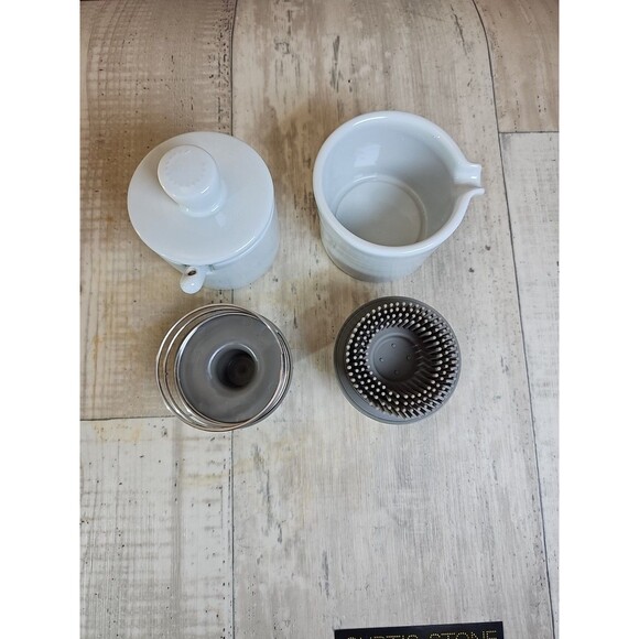 6-Piece Kitchen Set Oil Holder, Silicone Brush, Salt Pig & Spoon NIB - Picture 6 of 8